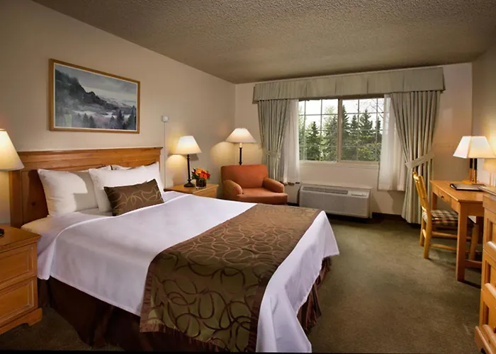 Coast Inn at Lake Hood
